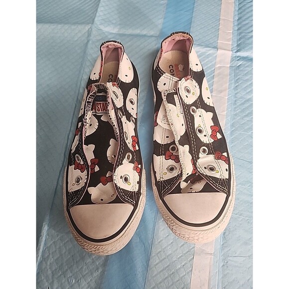 Hello Kitty x Converse Chuck Taylor All Star Black Youth US 3 - Picture 1 of 7